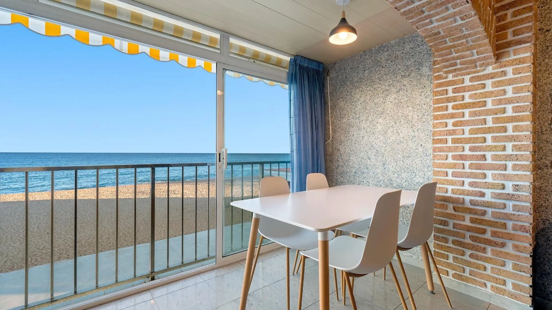 Hauzify I Apartament Plenamar Platja d'Aro Apartman